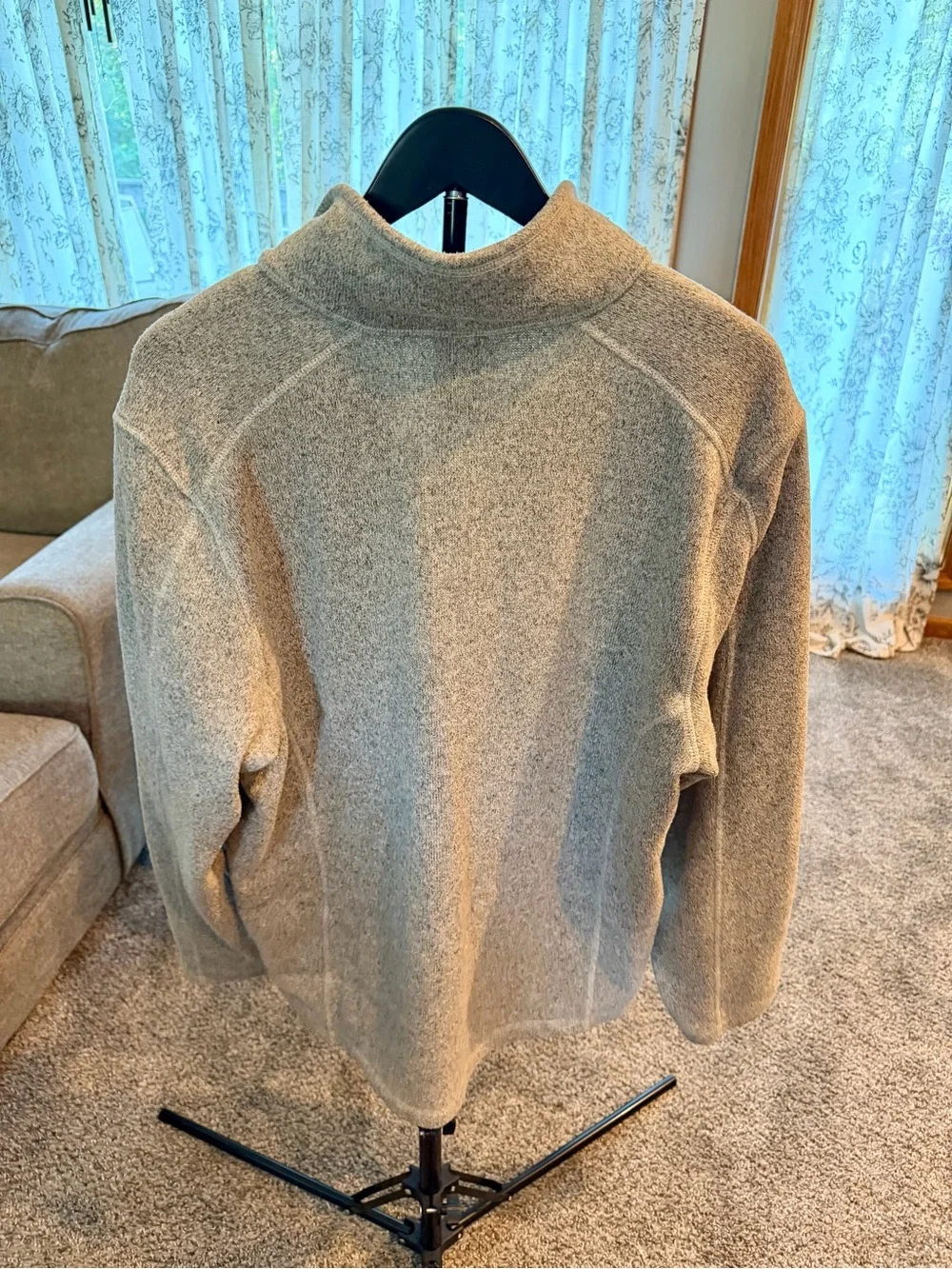 The North Face Men’s Light Gray Quarter-Zip Fleece Pullover